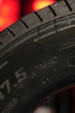 لاستیک نیسان وانت 18 لایه کومهو KUMHO تیوبلس سایز 235/75R17.5 گل چهار خط جلو - Image 5