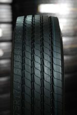 لاستیک نیسان وانت 18 لایه بلک هاوک BLACK HAWK تیوبلس سایز 235/75R17.5 گل چهار خط جلو - Image 4
