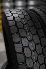 لاستیک نیسان وانت 14 لایه لاسا LASSA تیوبلس سایز 235/75R17.5 عقب - Image 2
