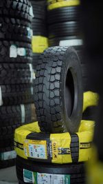 لاستیک نیسان وانت 18 لایه هیکسی HIXIH تیوبلس سایز 235/75R17.5 گل چهار خط عقب
