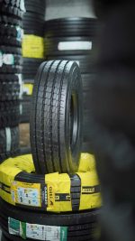 لاستیک نیسان وانت 18 لایه آپولو APOLLO تیوبلس سایز 235/75R17.5 گل چهار خط جلو