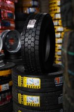 لاستیک نیسان وانت 14 لایه لاسا LASSA تیوبلس سایز 235/75R17.5 عقب
