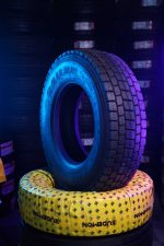 لاستیک نیسان وانت 18 لایه سایلون SAILUN تیوبلس سایز 235/75R17.5 گل چهار خط عقب